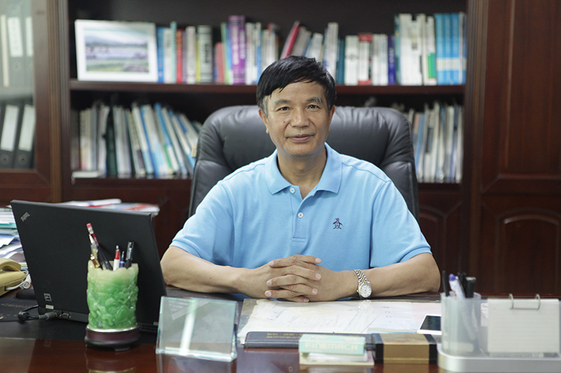 華亞數控創(chuàng)始人代建東800px.jpg